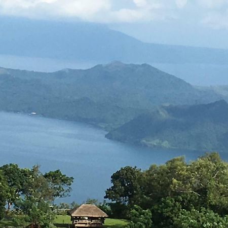 A Breath Taking View Of Taal Lake & Volcano Tagaytay City Zewnętrze zdjęcie