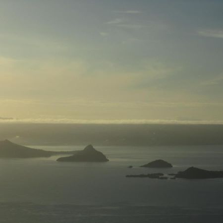 A Breath Taking View Of Taal Lake & Volcano Tagaytay City Zewnętrze zdjęcie